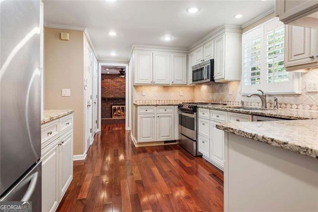 647 Shannon Green Circle SW, Mableton, GA 30126