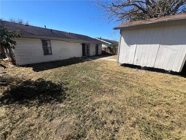 1418 Seville Dr, Corpus Christi, TX 78416