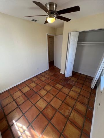 1418 Seville Dr, Corpus Christi, TX 78416