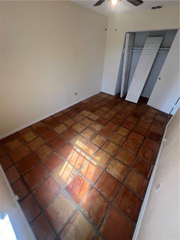 1418 Seville Dr, Corpus Christi, TX 78416