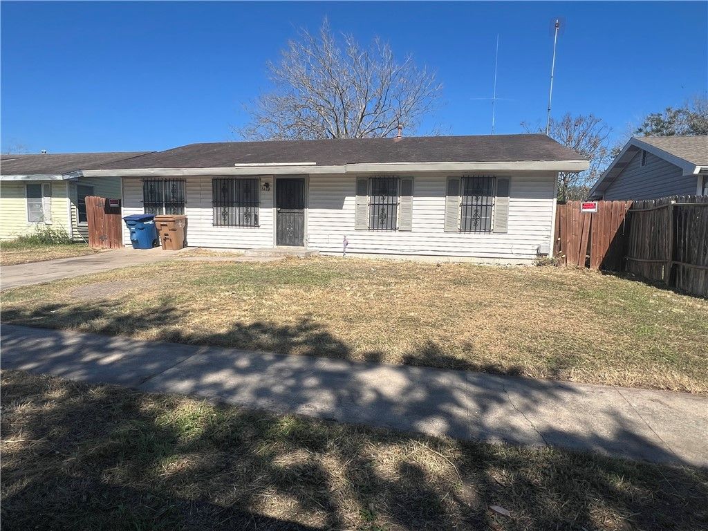 1418 Seville Dr, Corpus Christi, TX 78416