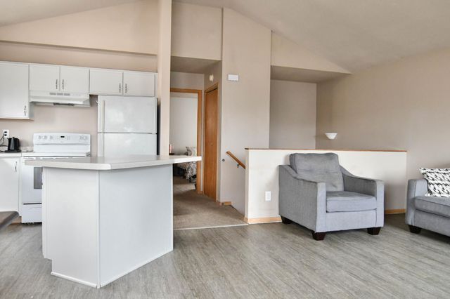 1935 57th Avenue S, Fargo, ND 58104