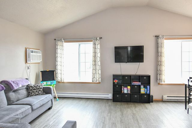 1935 57th Avenue S, Fargo, ND 58104