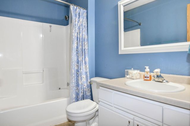 1935 57th Avenue S, Fargo, ND 58104