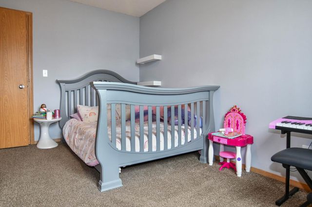 1935 57th Avenue S, Fargo, ND 58104