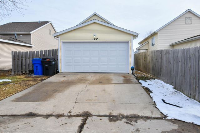 1935 57th Avenue S, Fargo, ND 58104