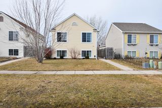 1935 57th Avenue S, Fargo, ND 58104