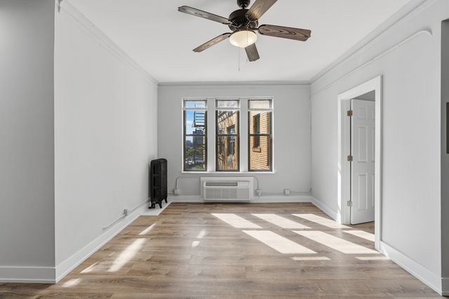 6807 N Sheridan Road 707, Chicago, IL 60626
