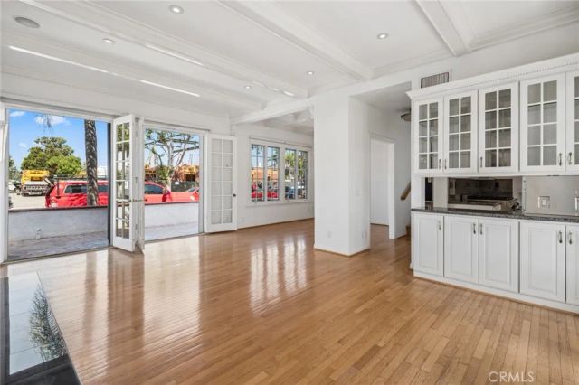 2025 E Balboa, Newport Beach, CA 92661