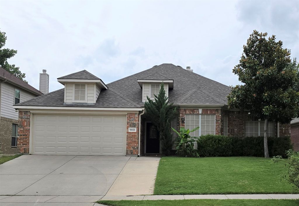 9021 Georgetown Place, Fort Worth, TX 76244