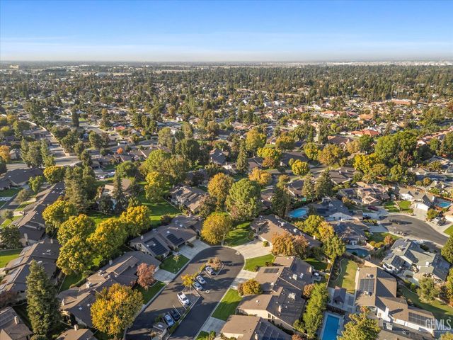 7401 Hilton Head Way 18, Bakersfield, CA 93309