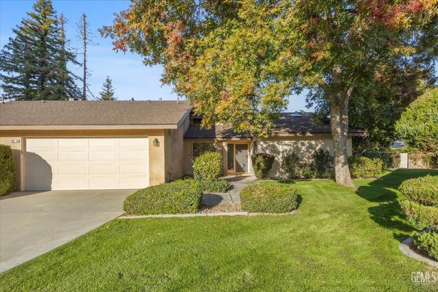 7401 Hilton Head Way 18, Bakersfield, CA 93309