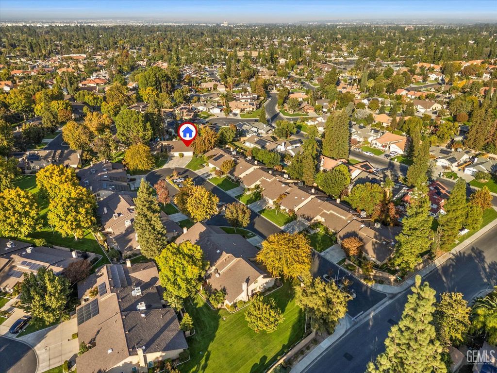 7401 Hilton Head Way 18, Bakersfield, CA 93309