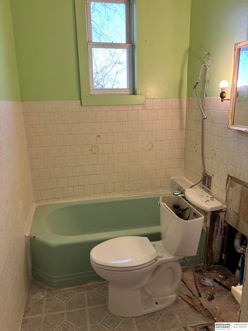 1907 Clark Street, Omaha, NE 68110