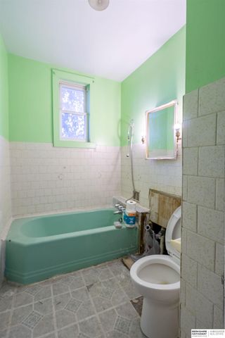 1907 Clark Street, Omaha, NE 68110