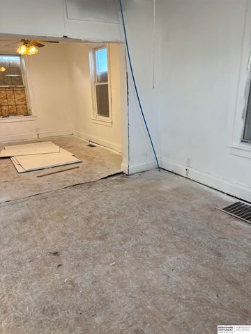 1907 Clark Street, Omaha, NE 68110