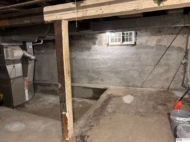 1907 Clark Street, Omaha, NE 68110