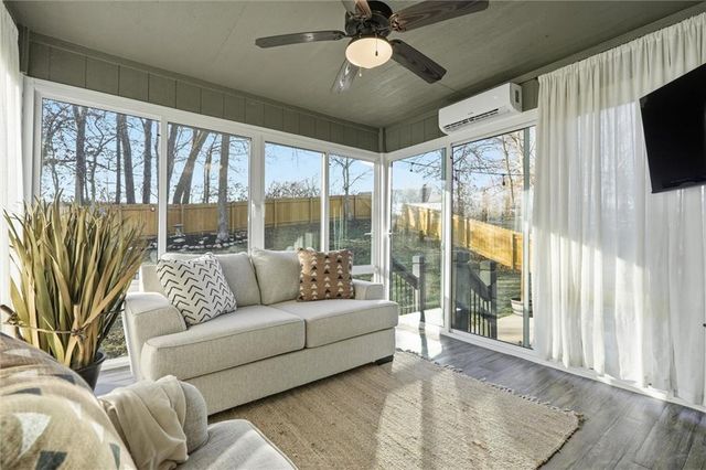 10020 N Lawn Avenue, Kansas City, MO 64156