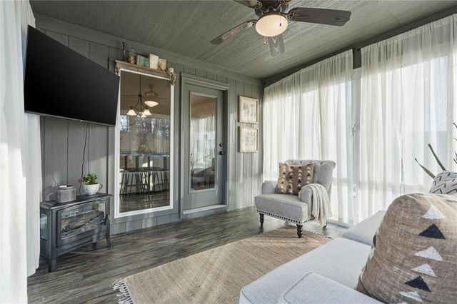 10020 N Lawn Avenue, Kansas City, MO 64156