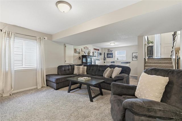 10020 N Lawn Avenue, Kansas City, MO 64156