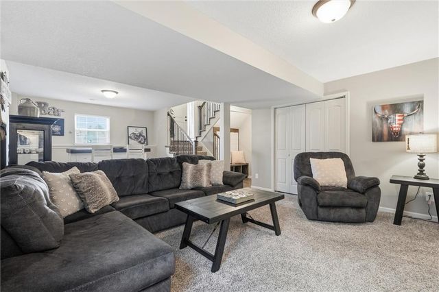 10020 N Lawn Avenue, Kansas City, MO 64156