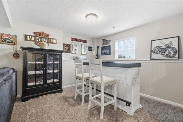 10020 N Lawn Avenue, Kansas City, MO 64156