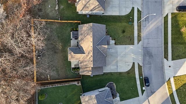 10020 N Lawn Avenue, Kansas City, MO 64156