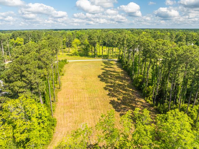 317 Mcclellan Avenue, Mcclellanville, SC 29458