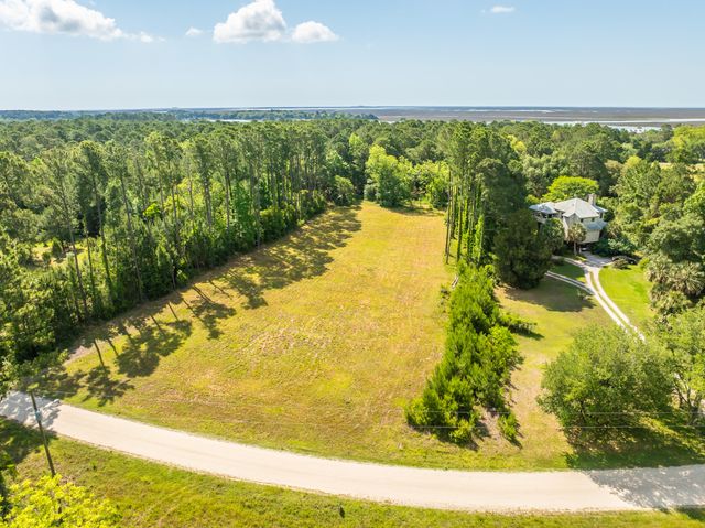 317 Mcclellan Avenue, Mcclellanville, SC 29458
