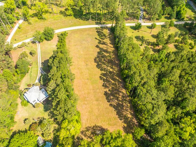317 Mcclellan Avenue, Mcclellanville, SC 29458