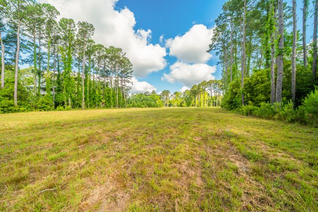 317 Mcclellan Avenue, Mcclellanville, SC 29458
