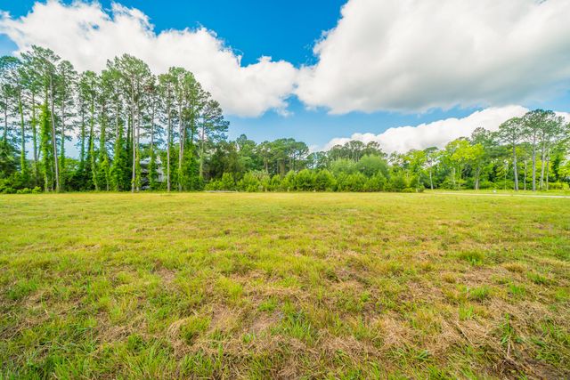 317 Mcclellan Avenue, Mcclellanville, SC 29458