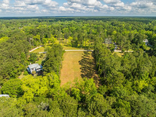 317 Mcclellan Avenue, Mcclellanville, SC 29458