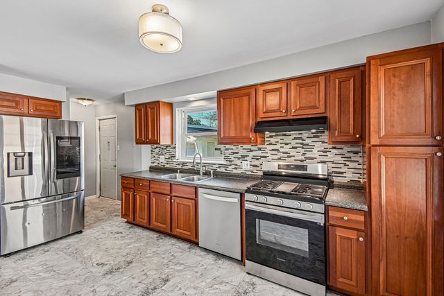 350 Carey Court, Chicago Heights, IL 60411
