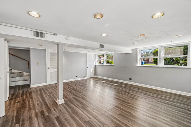 350 Carey Court, Chicago Heights, IL 60411