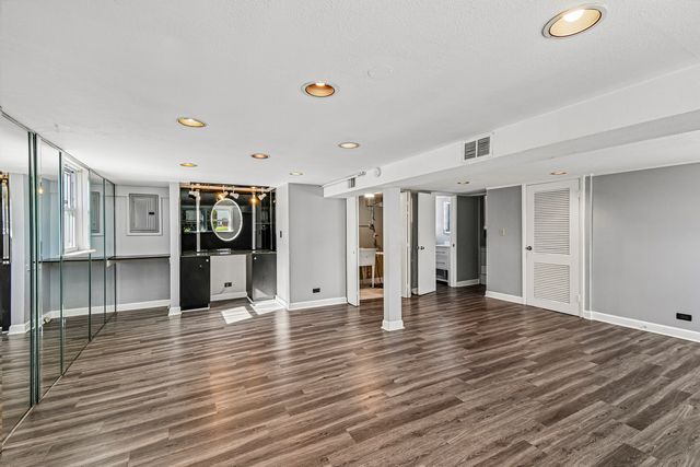 350 Carey Court, Chicago Heights, IL 60411