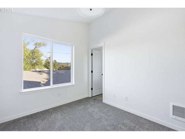 8720 Se Bybee Blvd, Portland, OR 97266