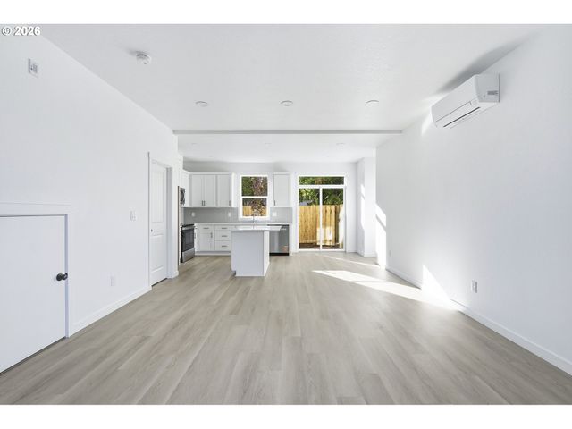 8720 Se Bybee Blvd, Portland, OR 97266