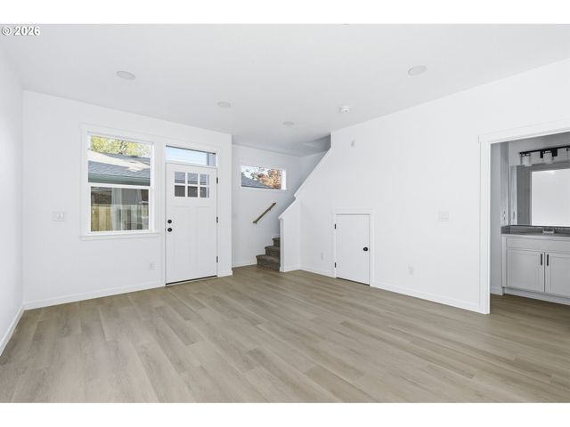 8720 Se Bybee Blvd, Portland, OR 97266
