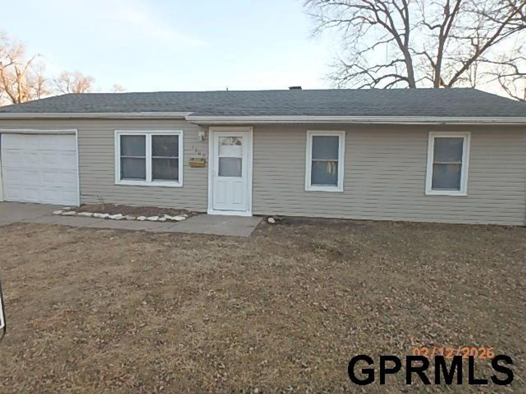 1309 Lindwood Drive, Carter Lake, IA 51510