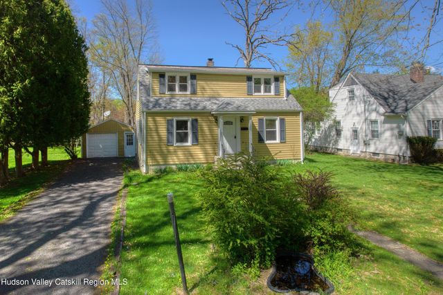 17 Spencer Boulevard, Coxsackie, NY 12051