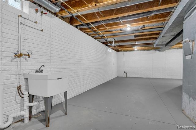 8247 Ellsworth Street, Detroit, MI 48238