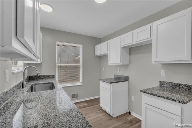 8247 Ellsworth Street, Detroit, MI 48238