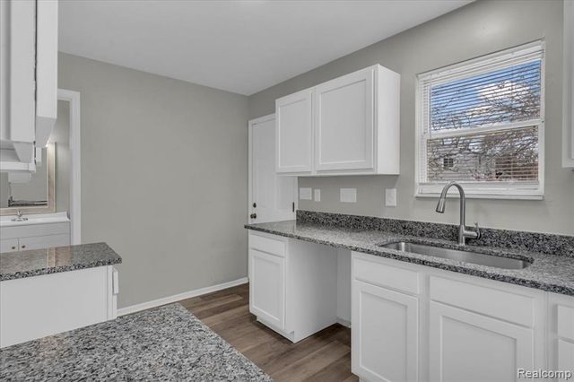 8247 Ellsworth Street, Detroit, MI 48238