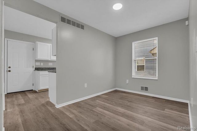 8247 Ellsworth Street, Detroit, MI 48238