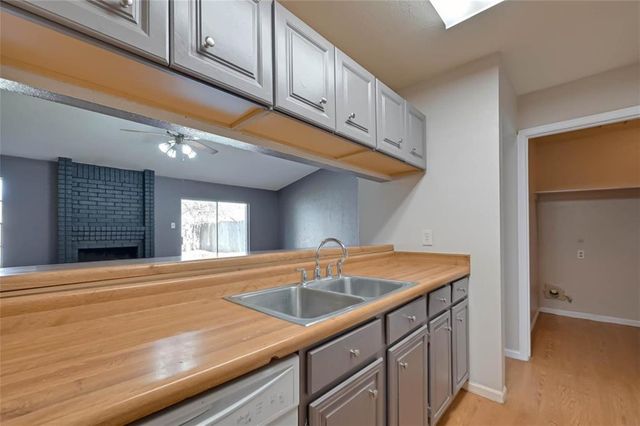 2411 Country Place Drive, Richmond, TX 77406