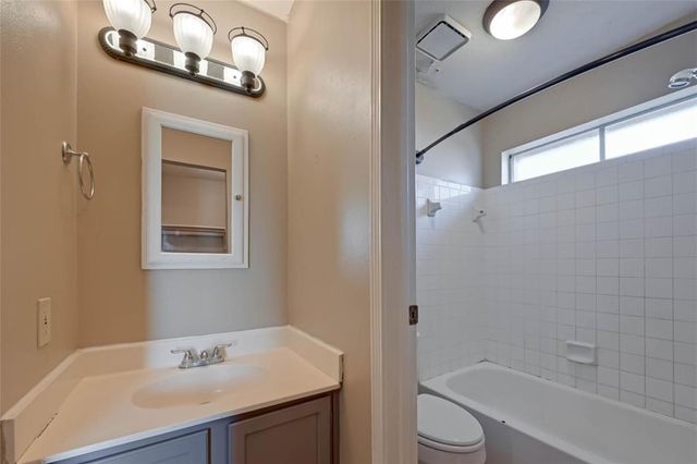 2411 Country Place Drive, Richmond, TX 77406