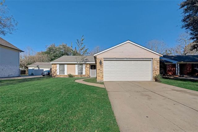 2411 Country Place Drive, Richmond, TX 77406