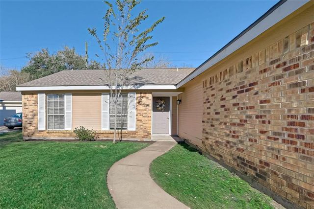 2411 Country Place Drive, Richmond, TX 77406