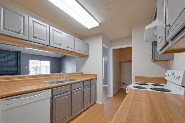 2411 Country Place Drive, Richmond, TX 77406